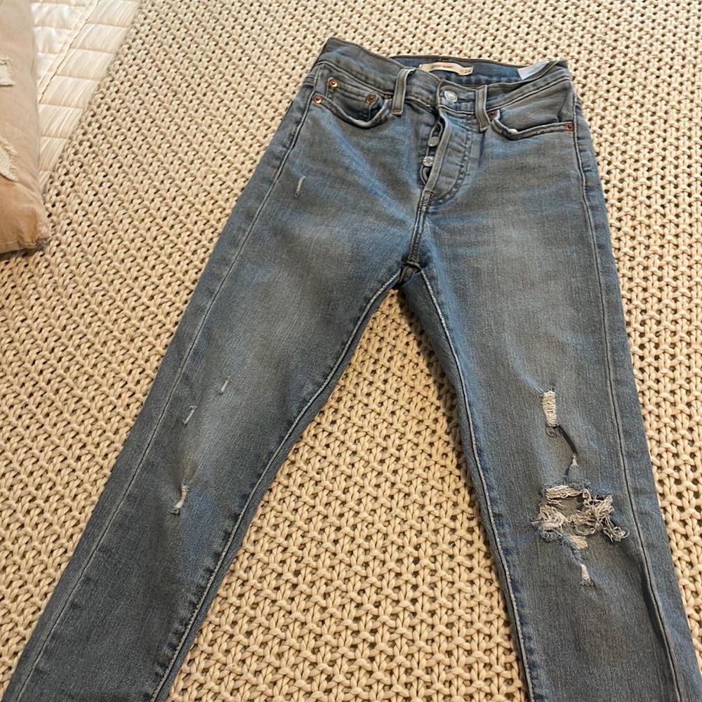 Levi’s wedgie skinny high rise jeans, button up,